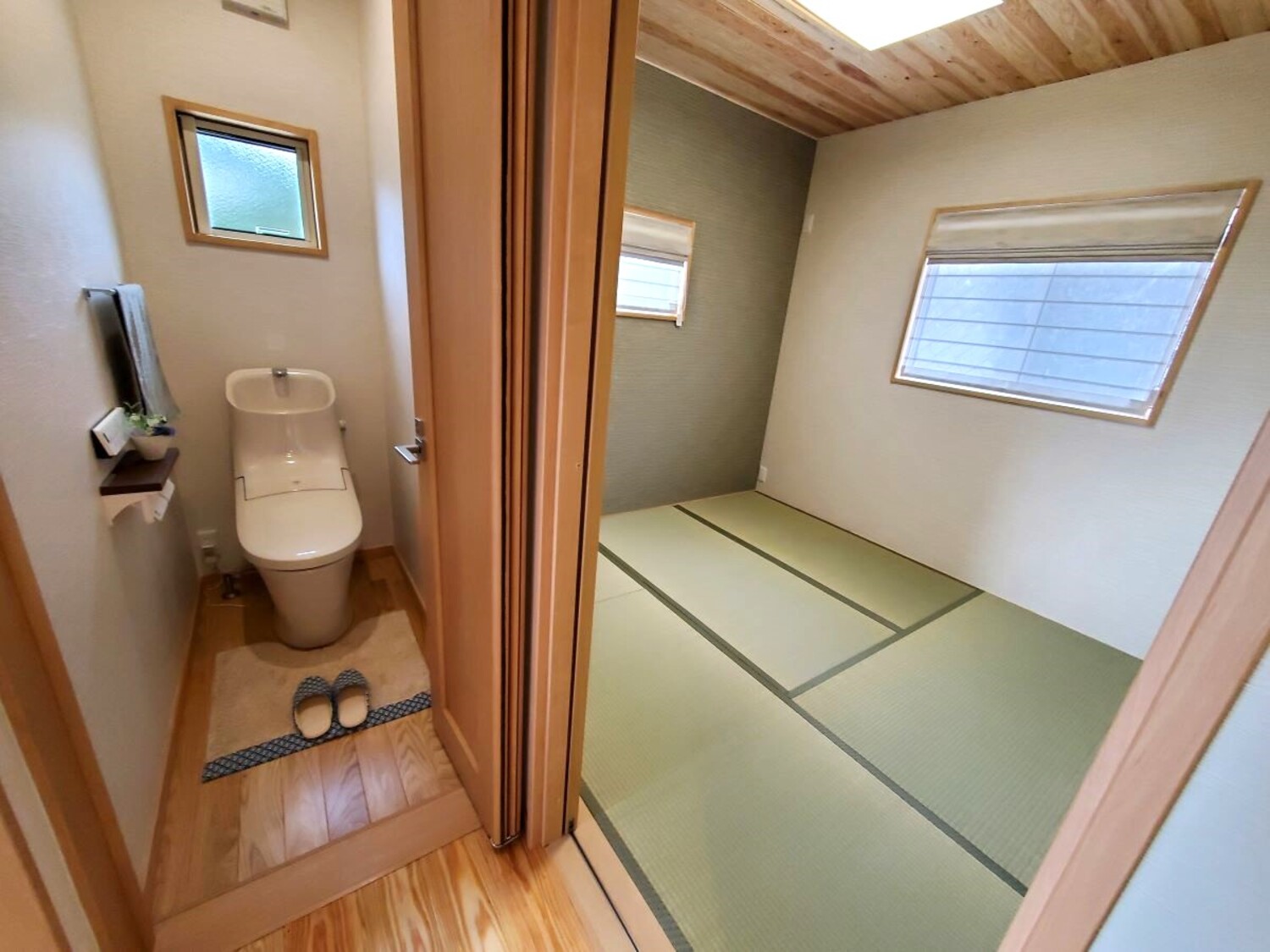 和室とトイレ