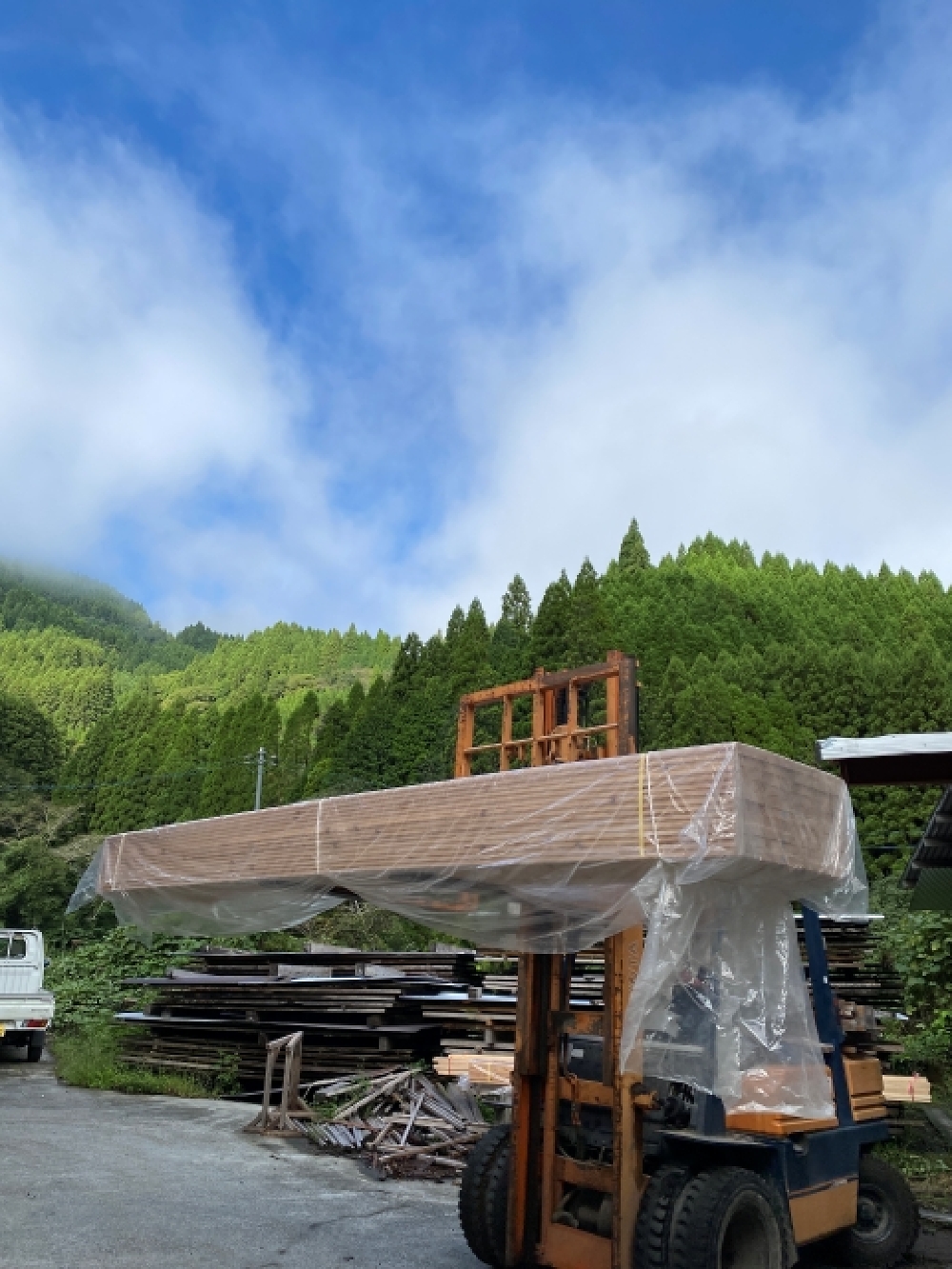 スギ床材を現場へ