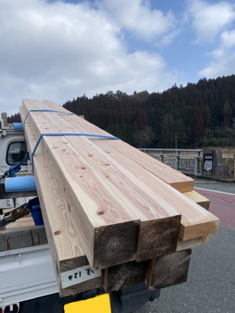 大引・柱・間柱を運搬