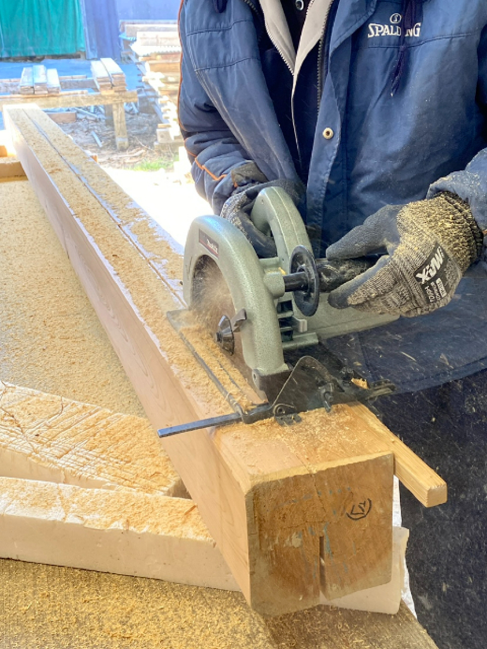 上がりカマチ材の加工中