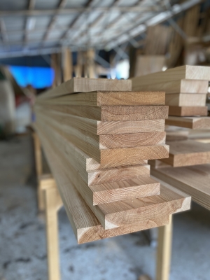 木建具の化粧枠材