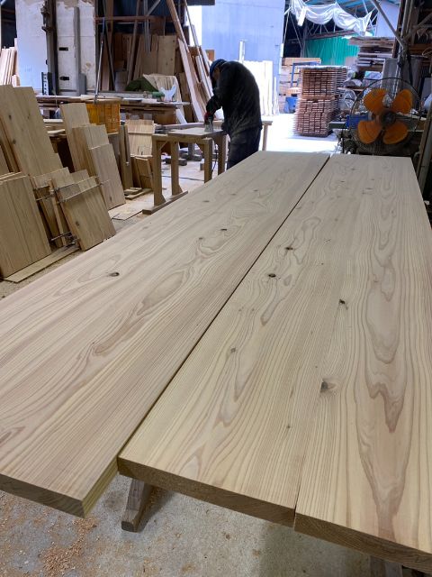 手作り家具製作中
